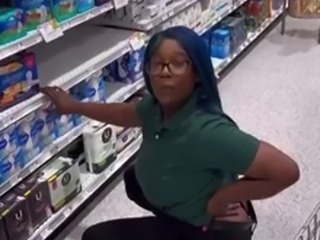 Big juicy booty Publix employee dumps her for a quickie