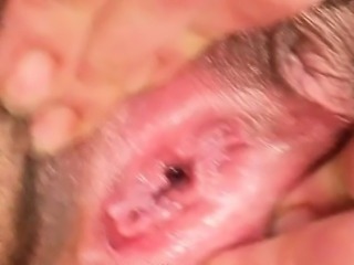 Older mature mom gaping pussy then stuffing her hairy pussy