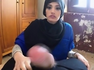 Lucious Arab Teen On Da Floor Sucking On White Dick