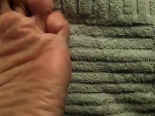 Lynis Introduction - wrinkly feet that are dried!