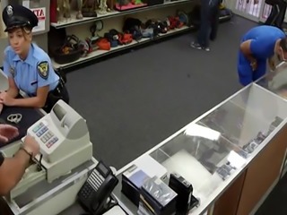 Police pawnee babe sucking for cash 
