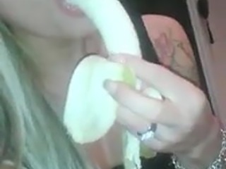 Italian slut Noemi teaching girls how to deepthroat